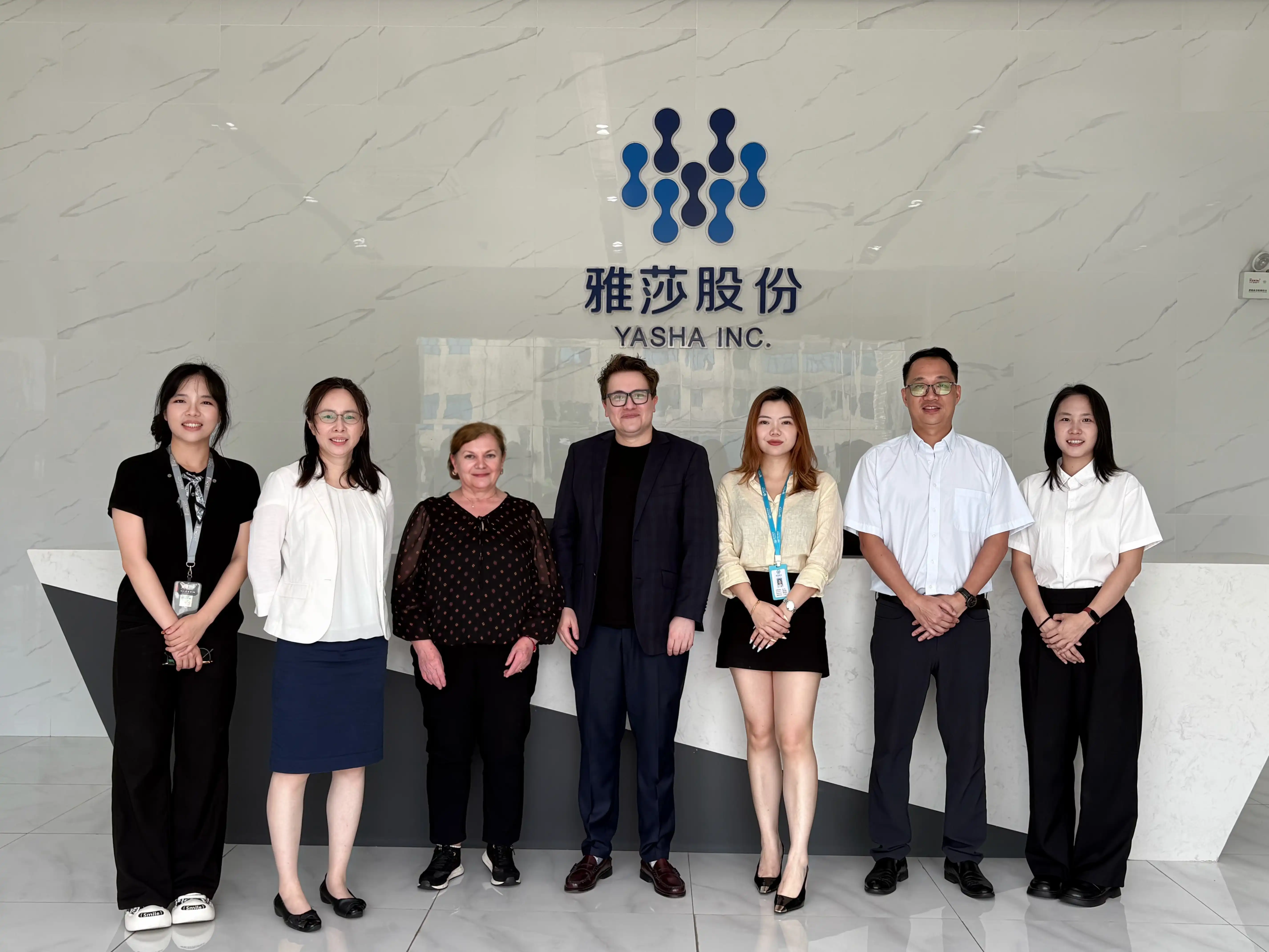 Dr. Alberto Leguina-Ruzzi with ZQ-II Medical Skincare team during factory visit in China